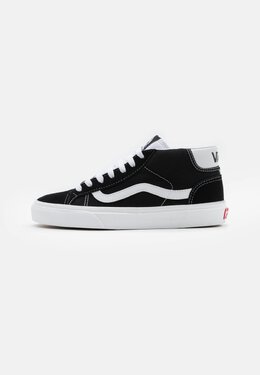 Vans: Чёрные кроссовки 