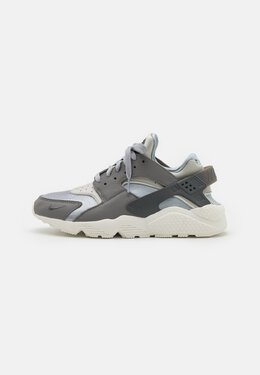 Nike: Светлые кроссовки Air Huarache