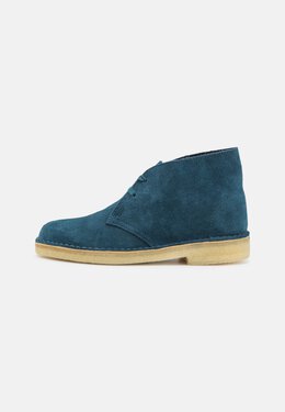 Clarks Originals: Тёмные ботинки