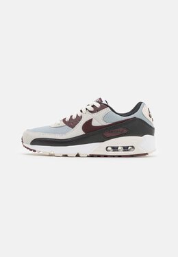 Nike: Серые кроссовки Air Max 90