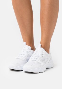 Fila: Белые кроссовки 