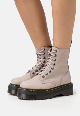 Dr. Martens: Коричневые ботинки  Jadon