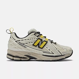 New Balance: Чёрные кроссовки  1906R