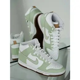 NIKE: Белые кроссовки  Dunk High