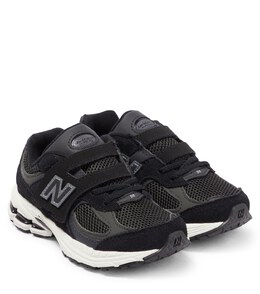 New Balance: Чёрные кроссовки  2002R