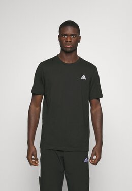 Adidas: Чёрная футболка  SL