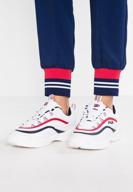 Fila: Белые кроссовки 