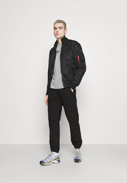 Alpha Industries: Футболка с принтом 