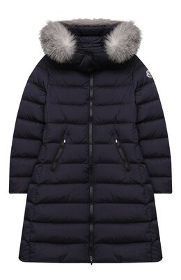 Moncler: Тёмное пальто