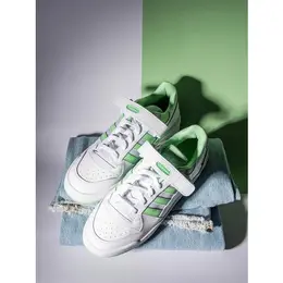 adidas: Белые кроссовки  Forum