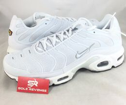 Nike: Белые кроссовки Air Max Plus TN