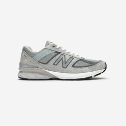 New Balance: Серые кроссовки M990