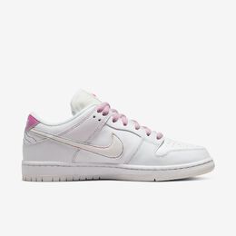 Nike: Белые кроссовки SB Dunk Low Pro