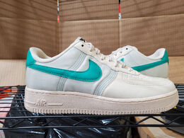 Nike: Бежевые кроссовки Air Force 1