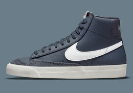 Nike: Тёмные кроссовки Blazer Mid 77 Vintage