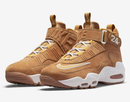 Nike: Бежевые кроссовки Air Griffey Max 1