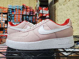 Nike: Бежевые кроссовки Air Force 1