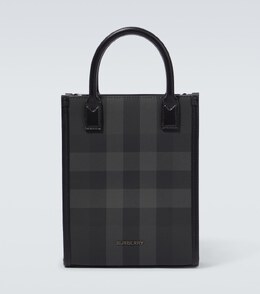 Burberry: Чёрная сумка