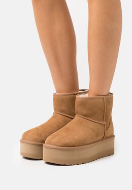 UGG: Ботинки  Classic Mini