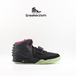 Nike: Красные кроссовки Air Yeezy 2 NRG