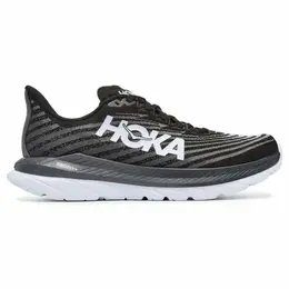 HOKA: Чёрные кроссовки 