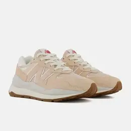 New Balance: Бежевые кроссовки  574