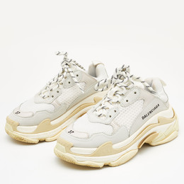 Balenciaga: Белые кроссовки Triple S