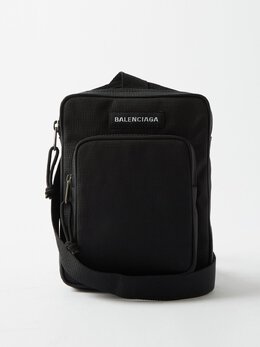 Balenciaga: Чёрная сумка Explorer