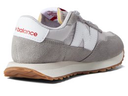 New Balance: Кроссовки  237