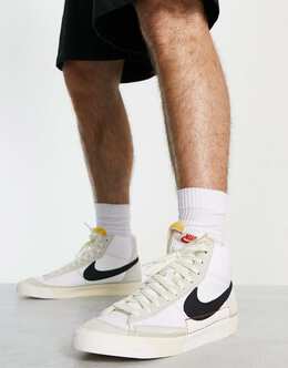 Nike: Чёрные кроссовки Blazer Mid 77