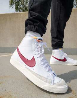 Nike: Красные кроссовки Blazer Mid 77