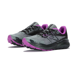 New Balance: Серые кроссовки 