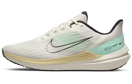Nike: Кроссовки 