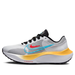 Nike: Белые кроссовки  Zoom Fly