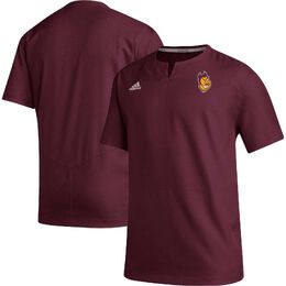 Adidas: Футболка 