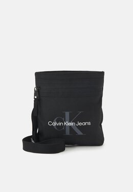 Calvin Klein Jeans: Спортивная сумка 