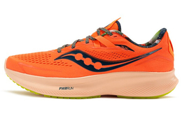 Saucony: Кроссовки 