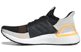 Adidas: Кроссовки  UltraBoost 19