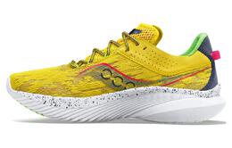 Saucony: Кроссовки  Kinvara