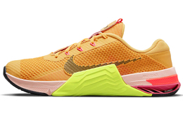 Nike: Оранжевые кроссовки 
