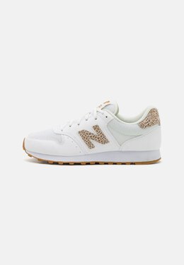 New Balance: Белые кроссовки 