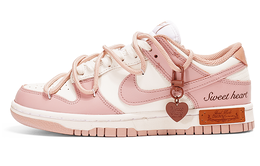 Nike: Розовые кроссовки  Dunk Low