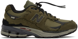 New Balance: Зелёные кроссовки  2002R