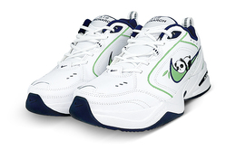 Nike: Белые кроссовки  Air Monarch