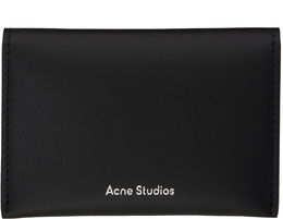 Acne Studios: Чёрная обложка 