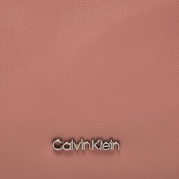 Calvin Klein: Розовая сумка