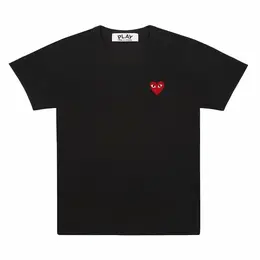 COMME DES GARCONS PLAY: Чёрная футболка 