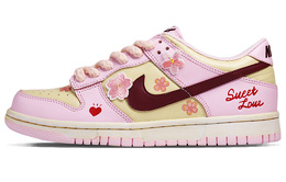 Nike: Розовые кроссовки  Dunk Low