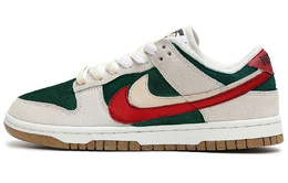 Nike: Красные кроссовки  Dunk Low