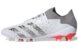 Adidas: Кроссовки 